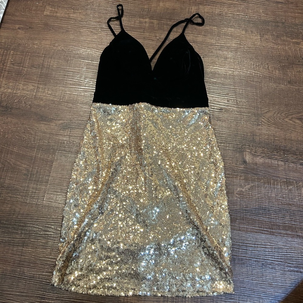 City Triangles Black and Gold Sequin Mini Dress size 9